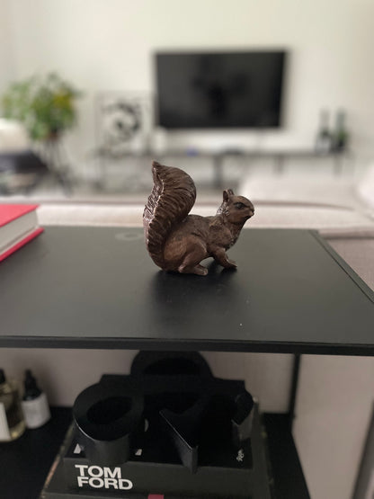 Alert Squirrel – Bronze Sculpture. 12x6x12cm - 0.7Kg