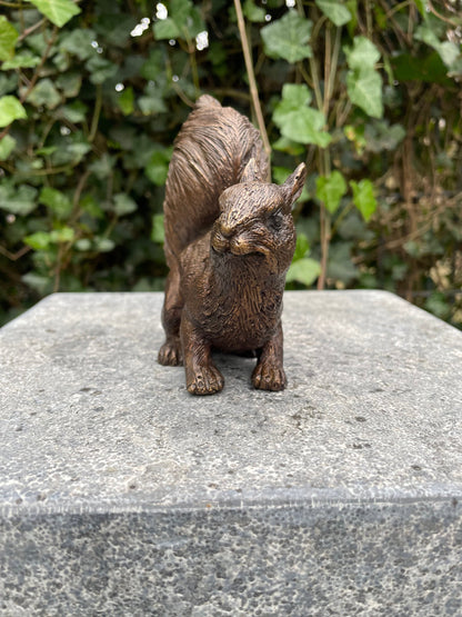Alert Squirrel – Bronze Sculpture. 12x6x12cm - 0.7Kg