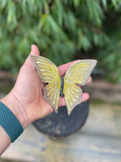 Butterfly Duo – Bronze Sculpture. Sizes and weights vary by version