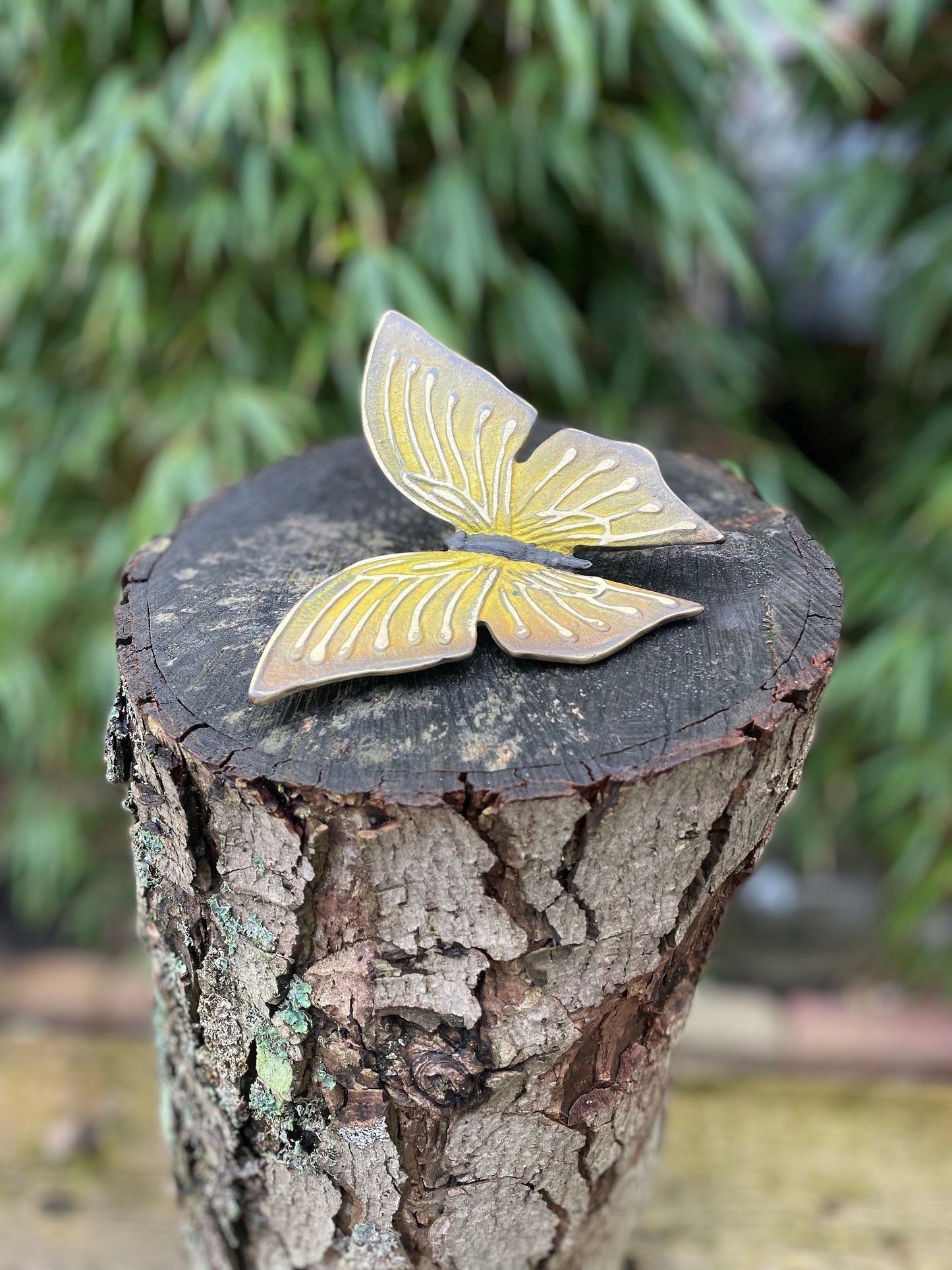 Butterfly Duo – Bronze Sculpture. Sizes and weights vary by version