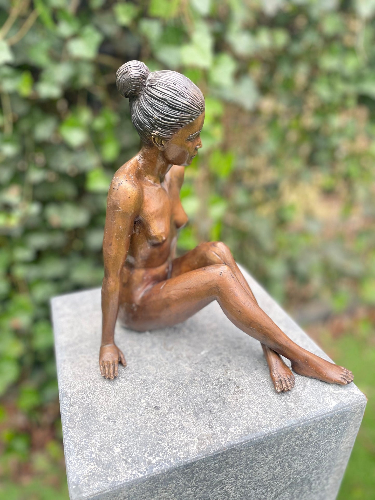 Seated Woman Nude – Bronze Sculpture. 25x22x27cm - 2.5Kg