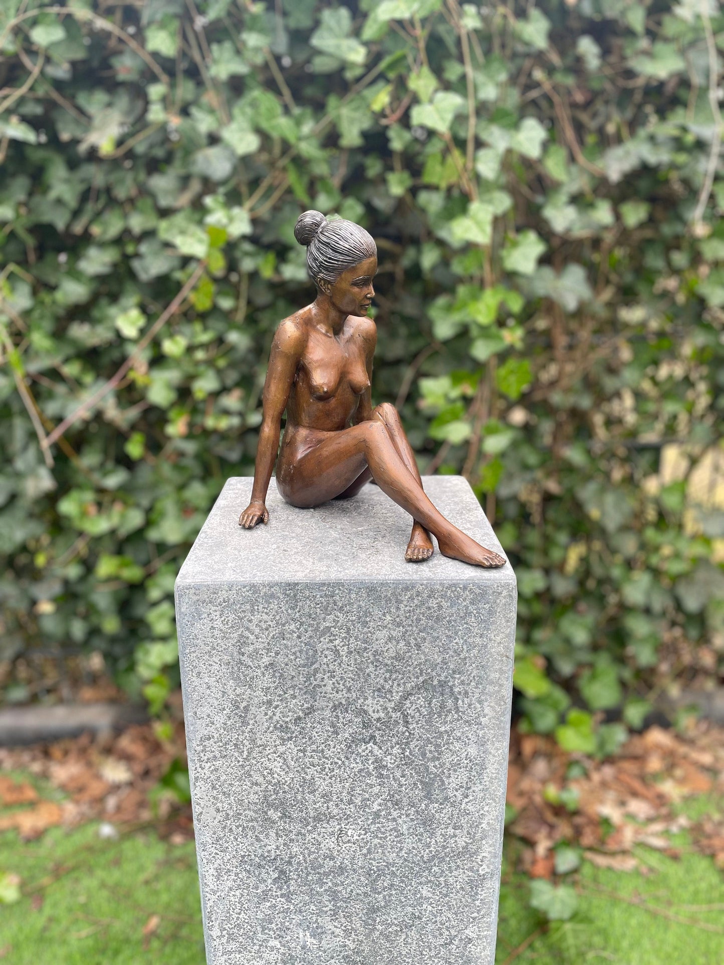 Seated Woman Nude – Bronze Sculpture. 25x22x27cm - 2.5Kg