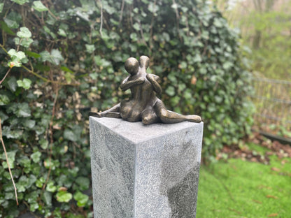Embrace – Bronze Sculpture. 20x35x15cm - 2.9Kg