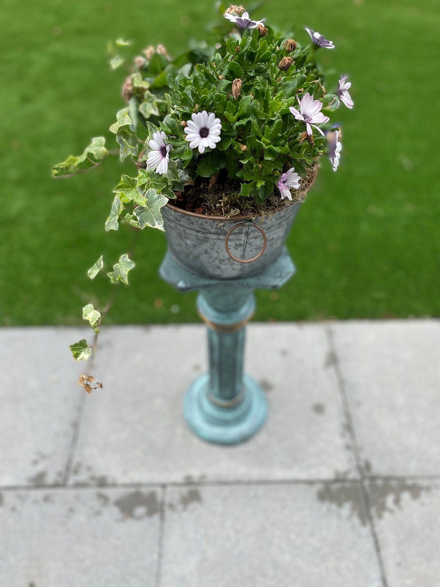 Classic Pedestal – Bronze Sculpture. 50x20x20cm - 7Kg