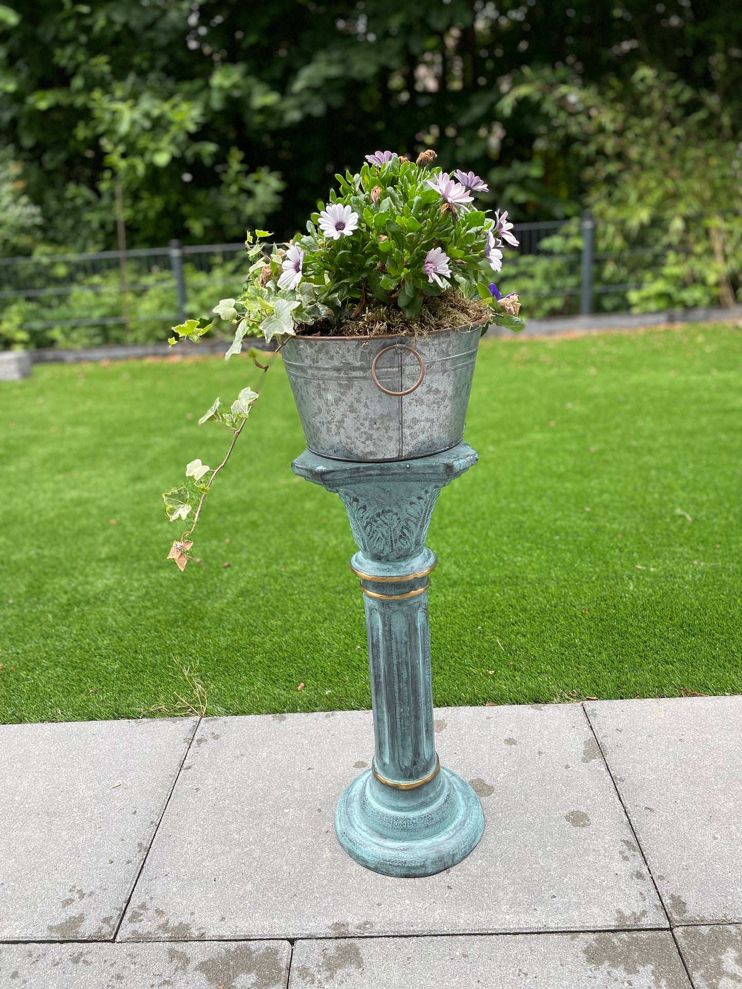 Classic Pedestal – Bronze Sculpture. 50x20x20cm - 7Kg