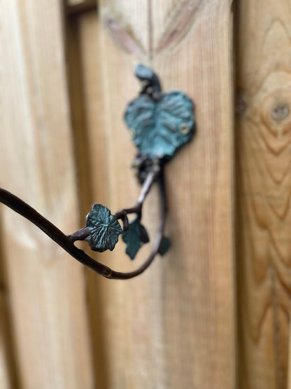 Grape Vine Wall Hook – Bronze Sculpture. 29x8x20cm - 0.4Kg