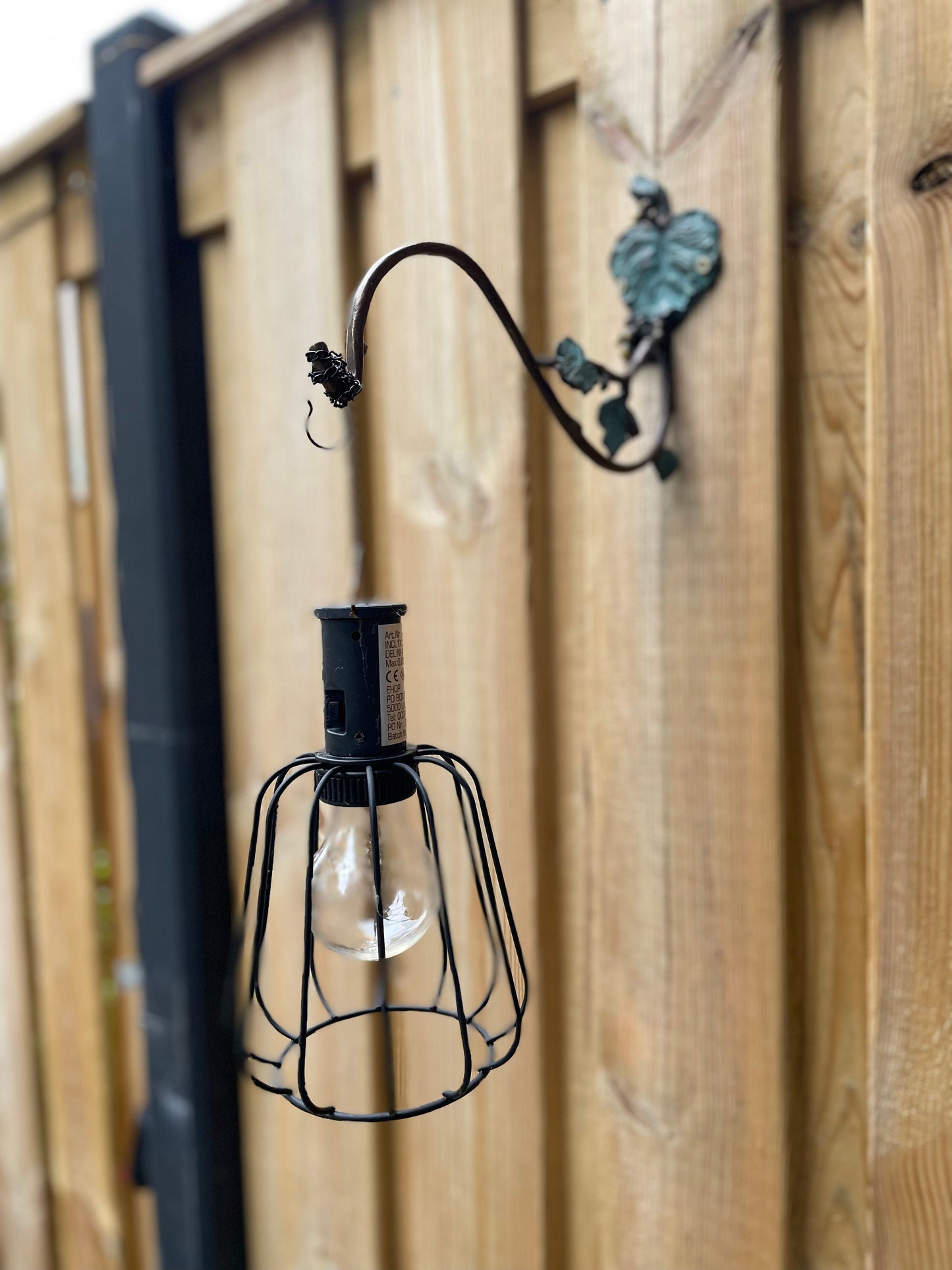 Grape Vine Wall Hook – Bronze Sculpture. 29x8x20cm - 0.4Kg