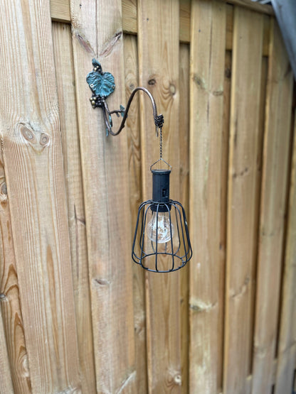 Grape Vine Wall Hook – Bronze Sculpture. 29x8x20cm - 0.4Kg