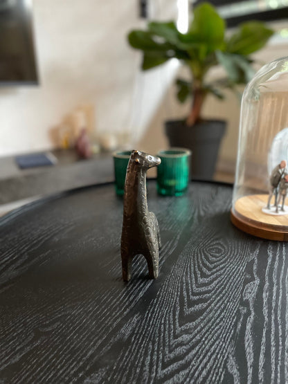 Curious Giraffe – Bronze Sculpture. 9x5x27cm - 1Kg