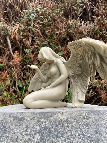 Kneeling Angel – Grave Sculpture. 14x13x38cm - 0.8Kg