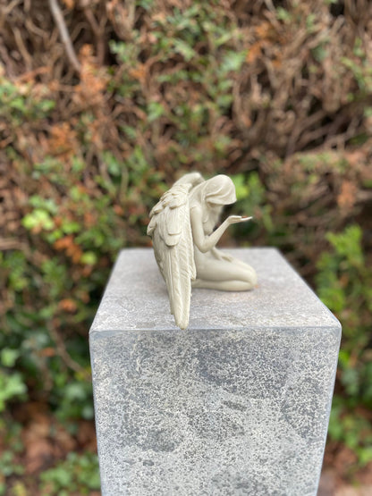 Kneeling Angel – Grave Sculpture. 14x13x38cm - 0.8Kg