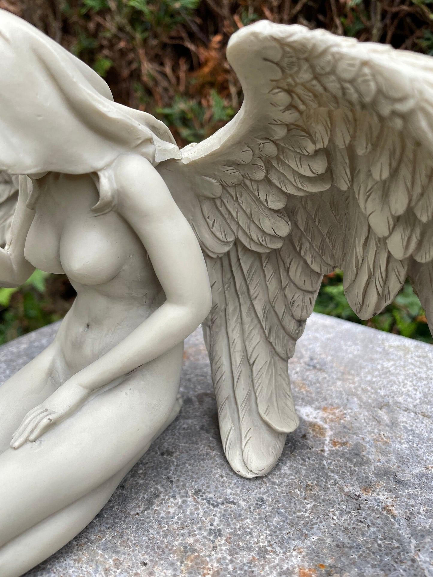 Kneeling Angel – Grave Sculpture. 14x13x38cm - 0.8Kg