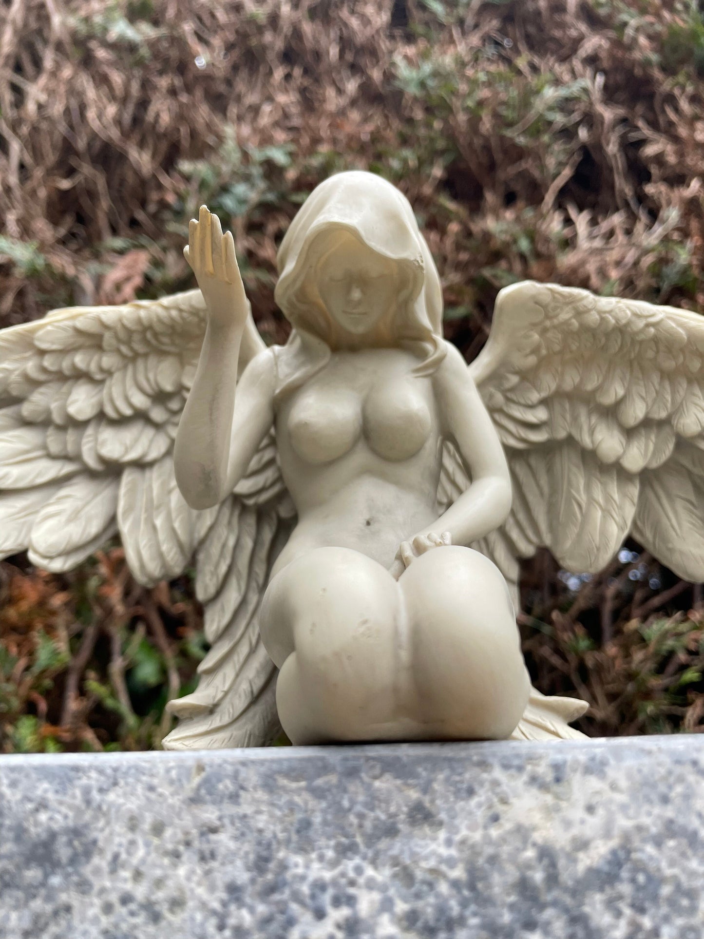 Kneeling Angel – Grave Sculpture. 14x13x38cm - 0.8Kg