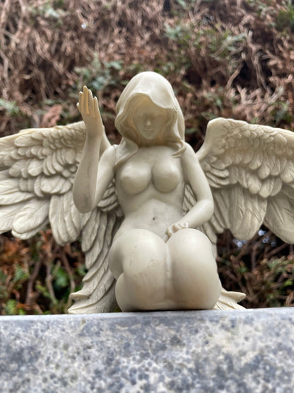 Kneeling Angel – Grave Sculpture. 14x13x38cm - 0.8Kg