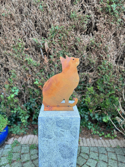 Rustic Cat Silhouette – Iron Sculpture. 25x12x35cm