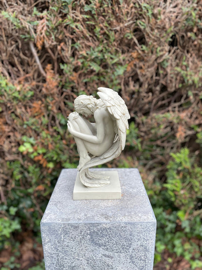 Silent Angel – Grave Sculpture. 27x16x16cm - 1.96Kg