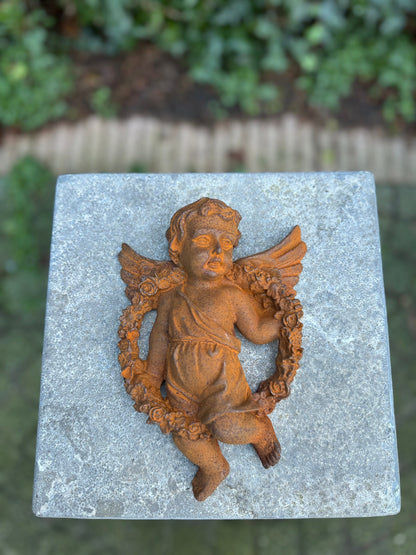 Angel with Floral Wreath – Iron Sculpture. 20x14x4cm - 1.3Kg