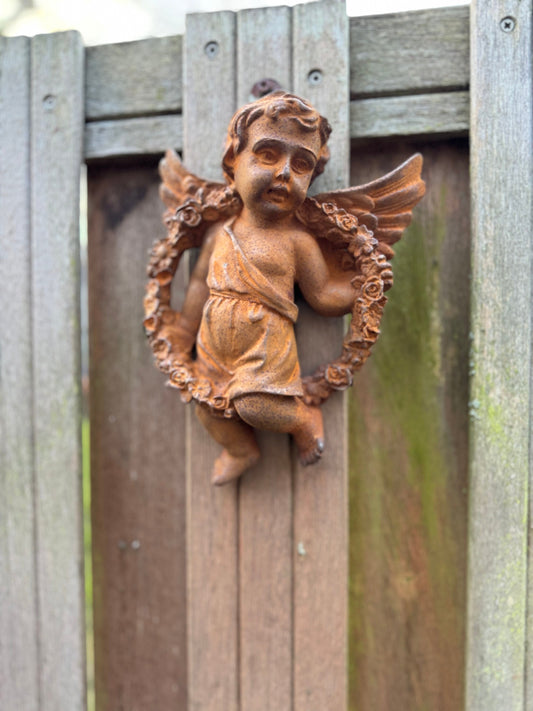 Angel with Floral Wreath – Iron Sculpture. 20x14x4cm - 1.3Kg