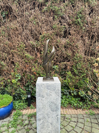 Fluid Motion – Bronze Sculpture. 15x13x45cm - 2.7Kg