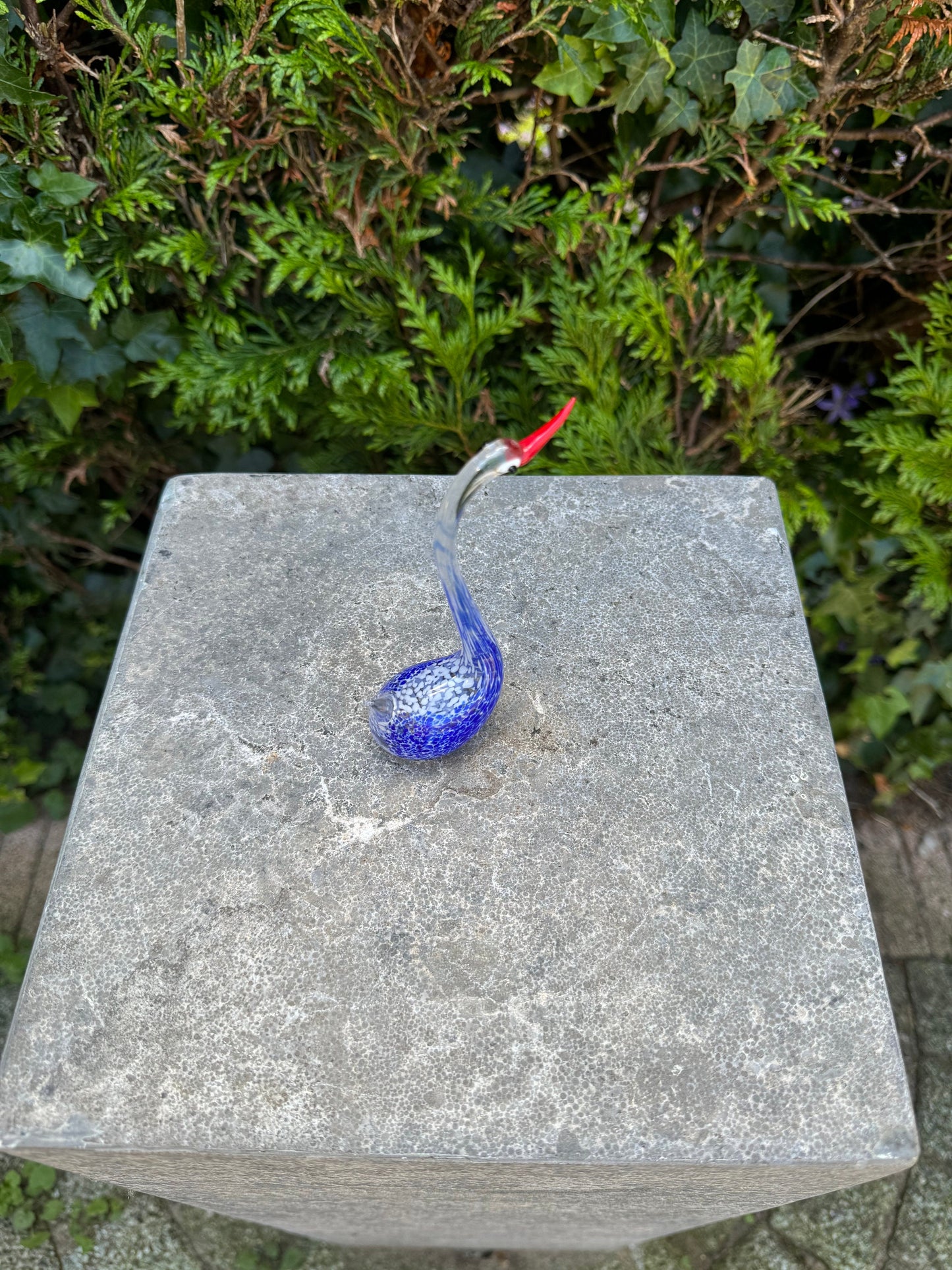Blue Swan – Glass Sculpture. 12x3x10cm - 0.1Kg