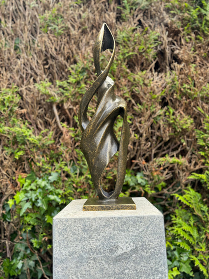 Flow Form – Bronze Sculpture. 15x12x58cm - 4.8Kg