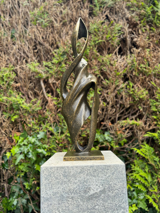Flow Form – Bronze Sculpture. 15x12x58cm - 4.8Kg