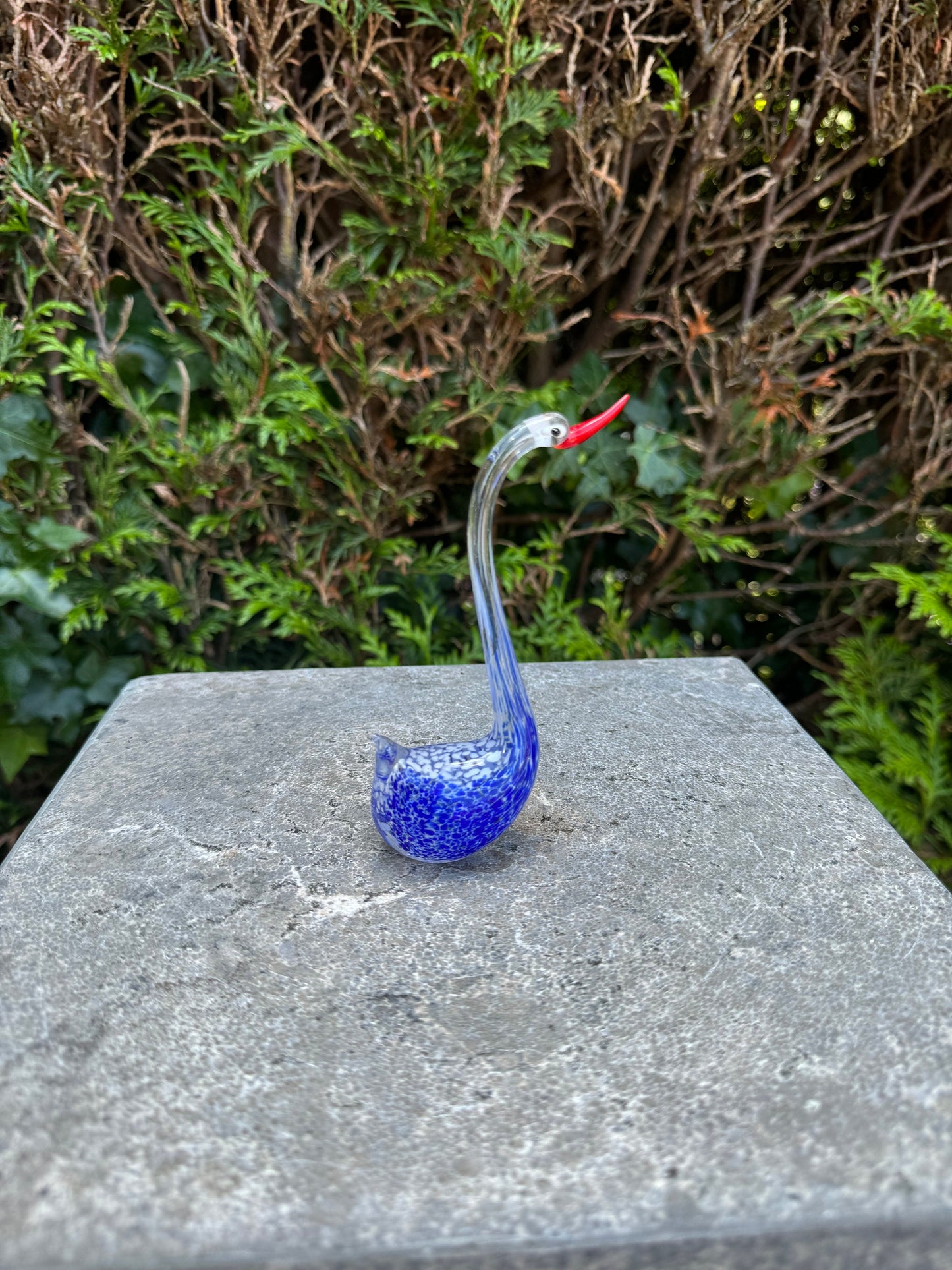 Blue Swan – Glass Sculpture. 12x3x10cm - 0.1Kg