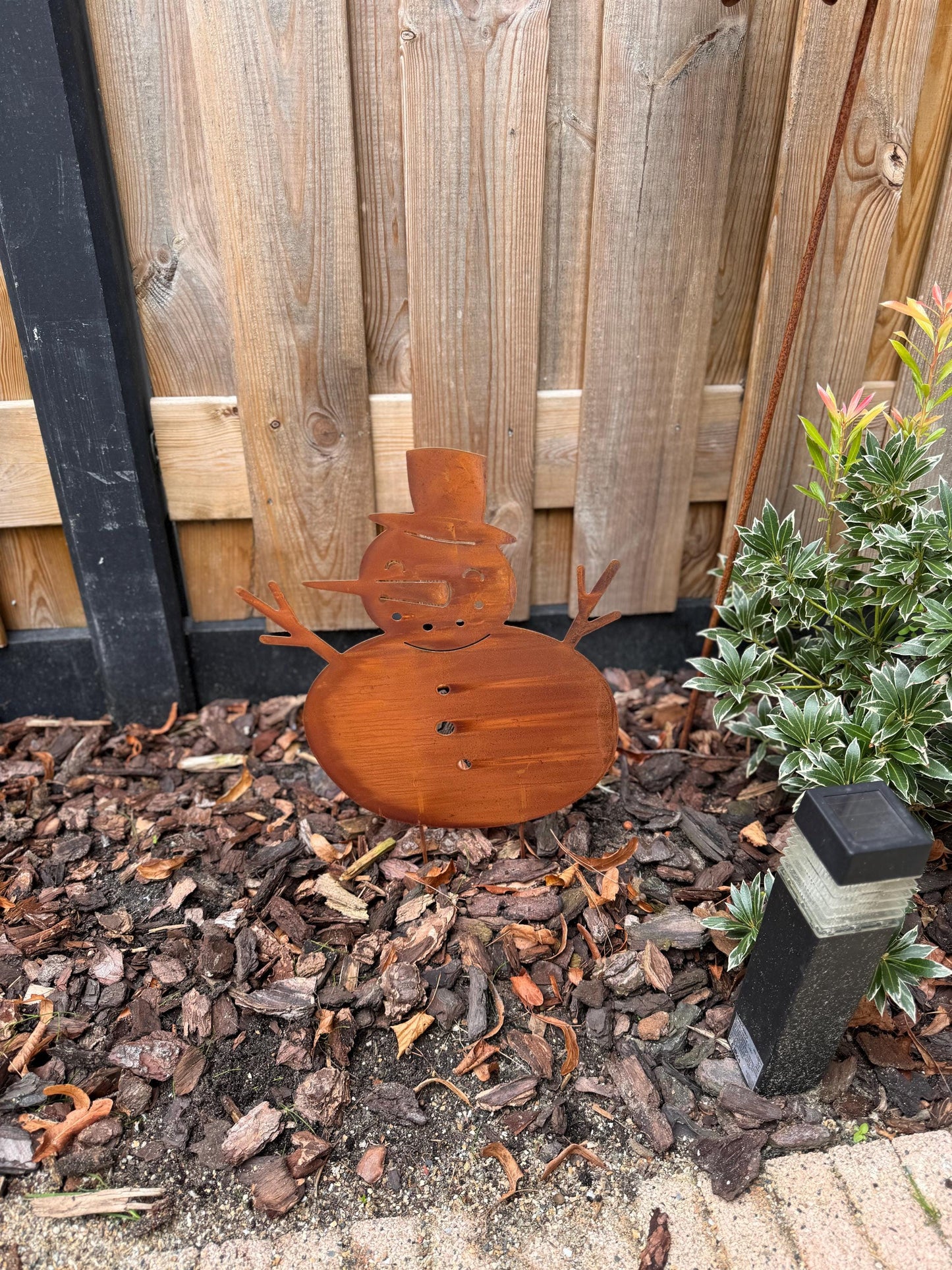 Rustic Snowman – Iron Sculpture. 33x1x67cm