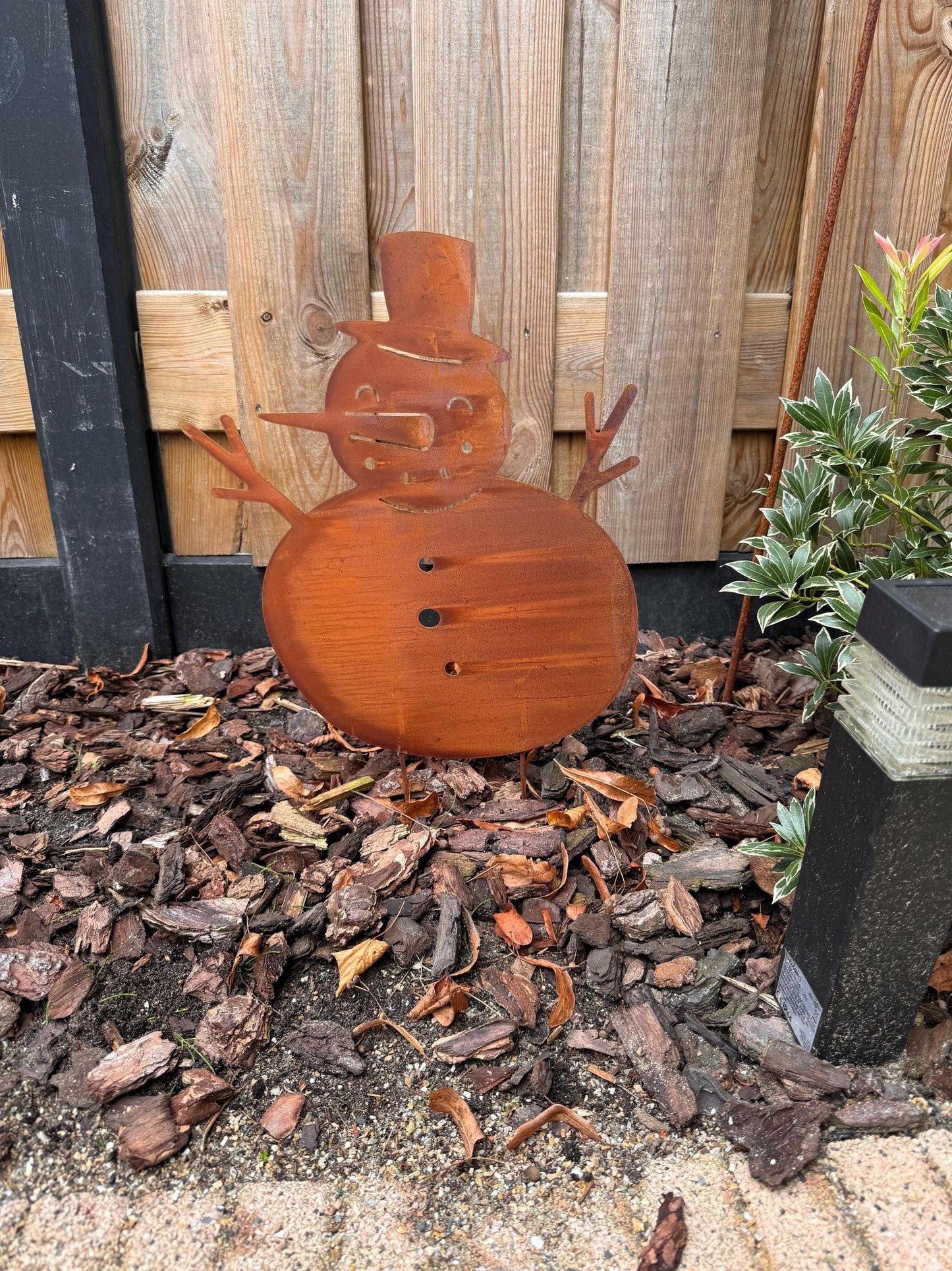 Rustic Snowman – Iron Sculpture. 33x1x67cm