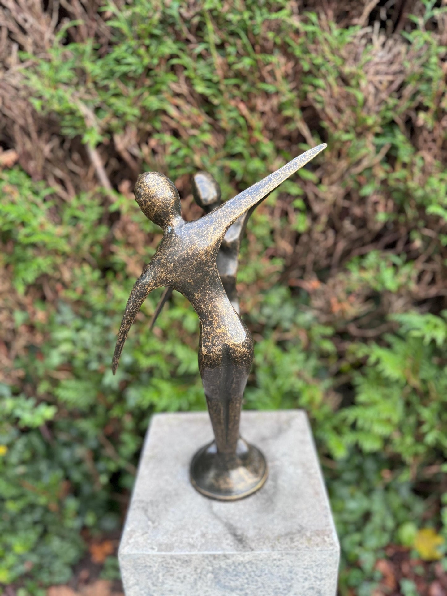 Dancing Embrace – Bronze Sculpture. 24x18x42cm