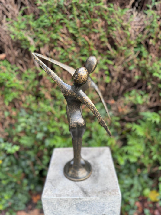 Dancing Embrace – Bronze Sculpture. 24x18x42cm