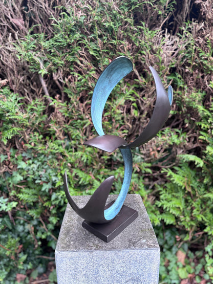 Dancing Waves – Bronze Sculpture. 23x20x43cm - 2.4Kg