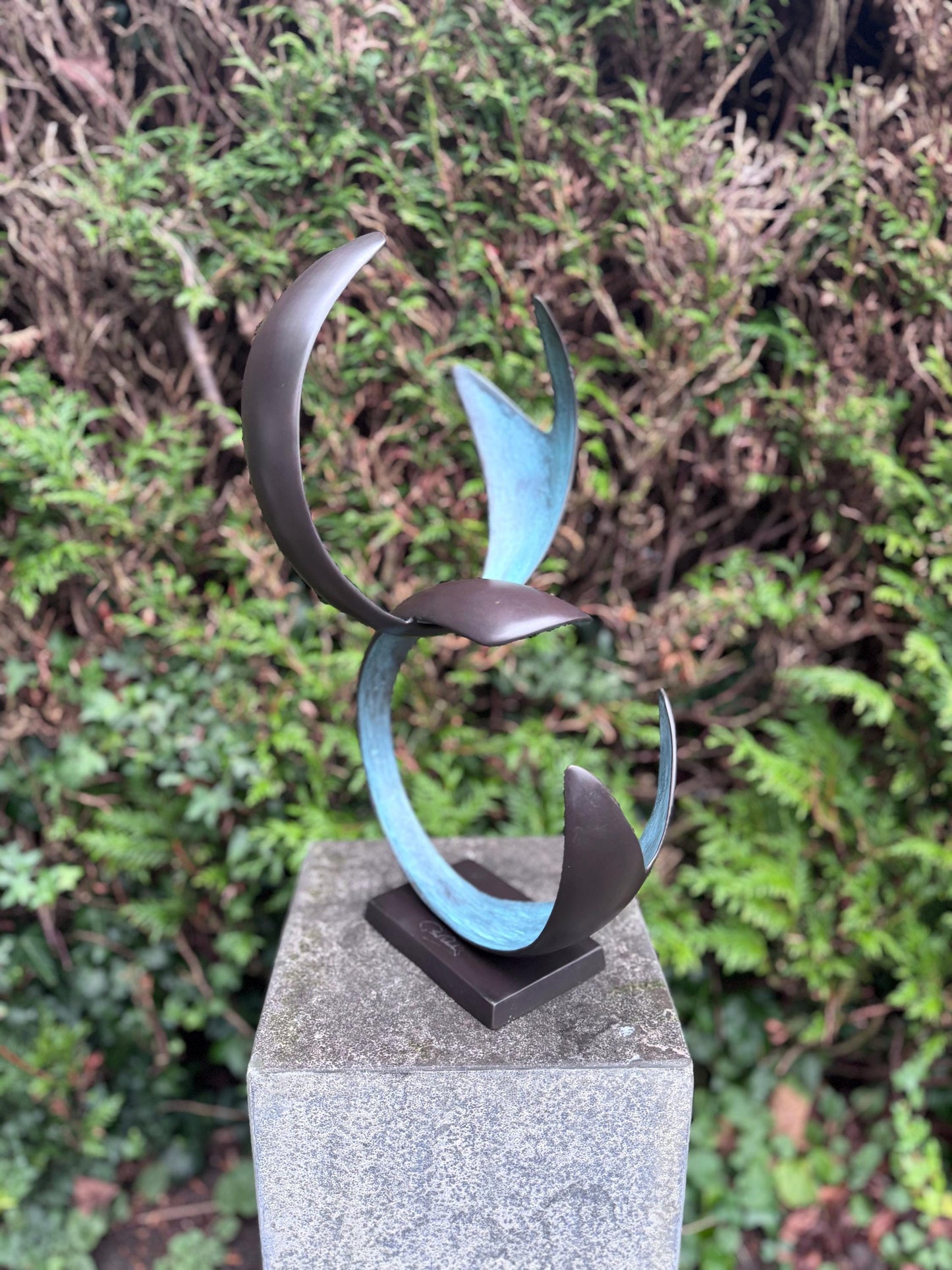 Dancing Waves – Bronze Sculpture. 23x20x43cm - 2.4Kg