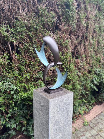 Dancing Waves – Bronze Sculpture. 23x20x43cm - 2.4Kg