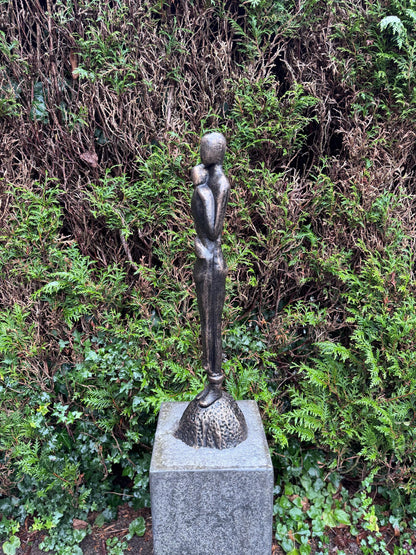 Timeless Embrace – Iron Sculpture. 65x16x16cm - 7Kg