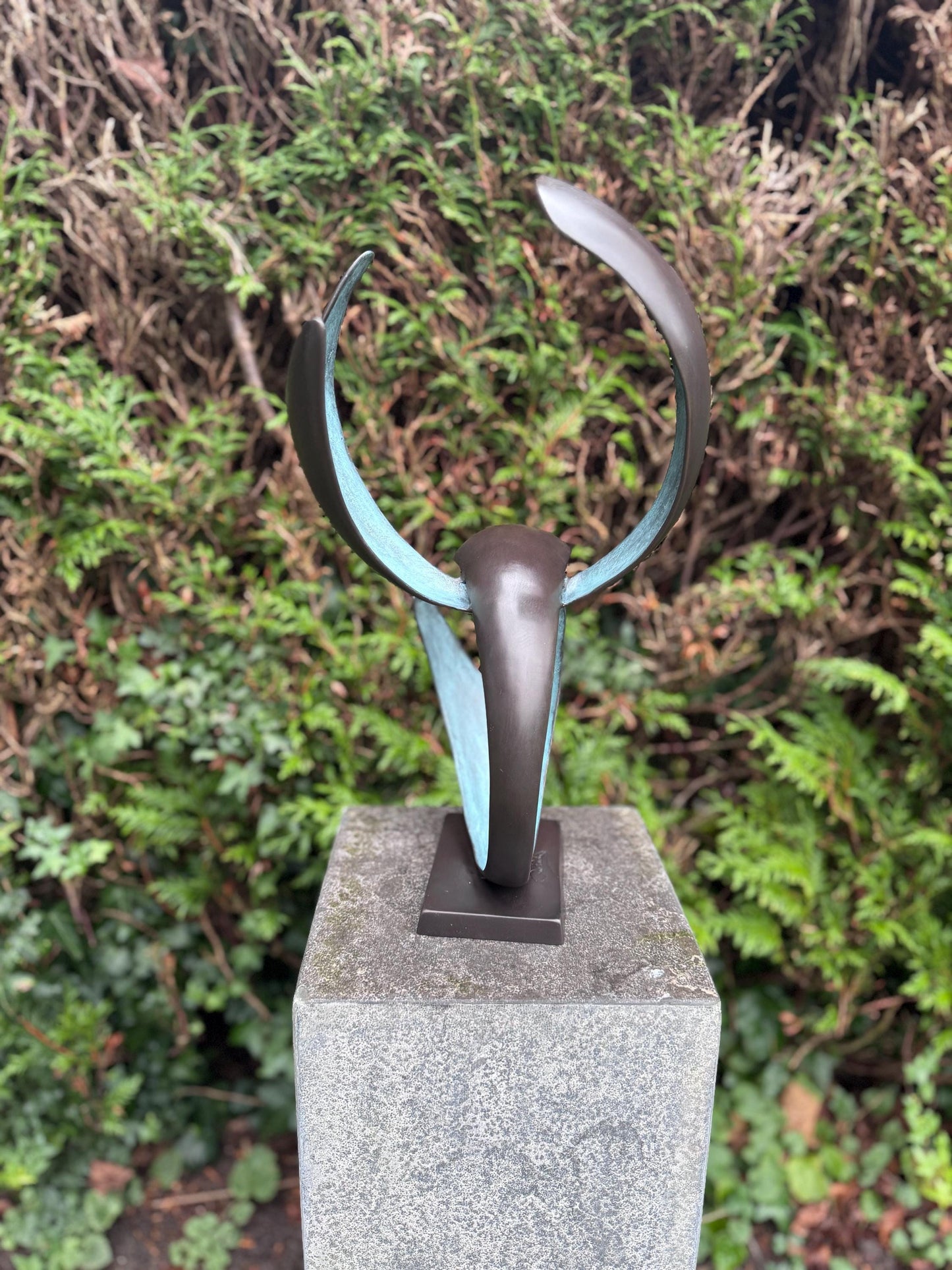 Dancing Waves – Bronze Sculpture. 23x20x43cm - 2.4Kg