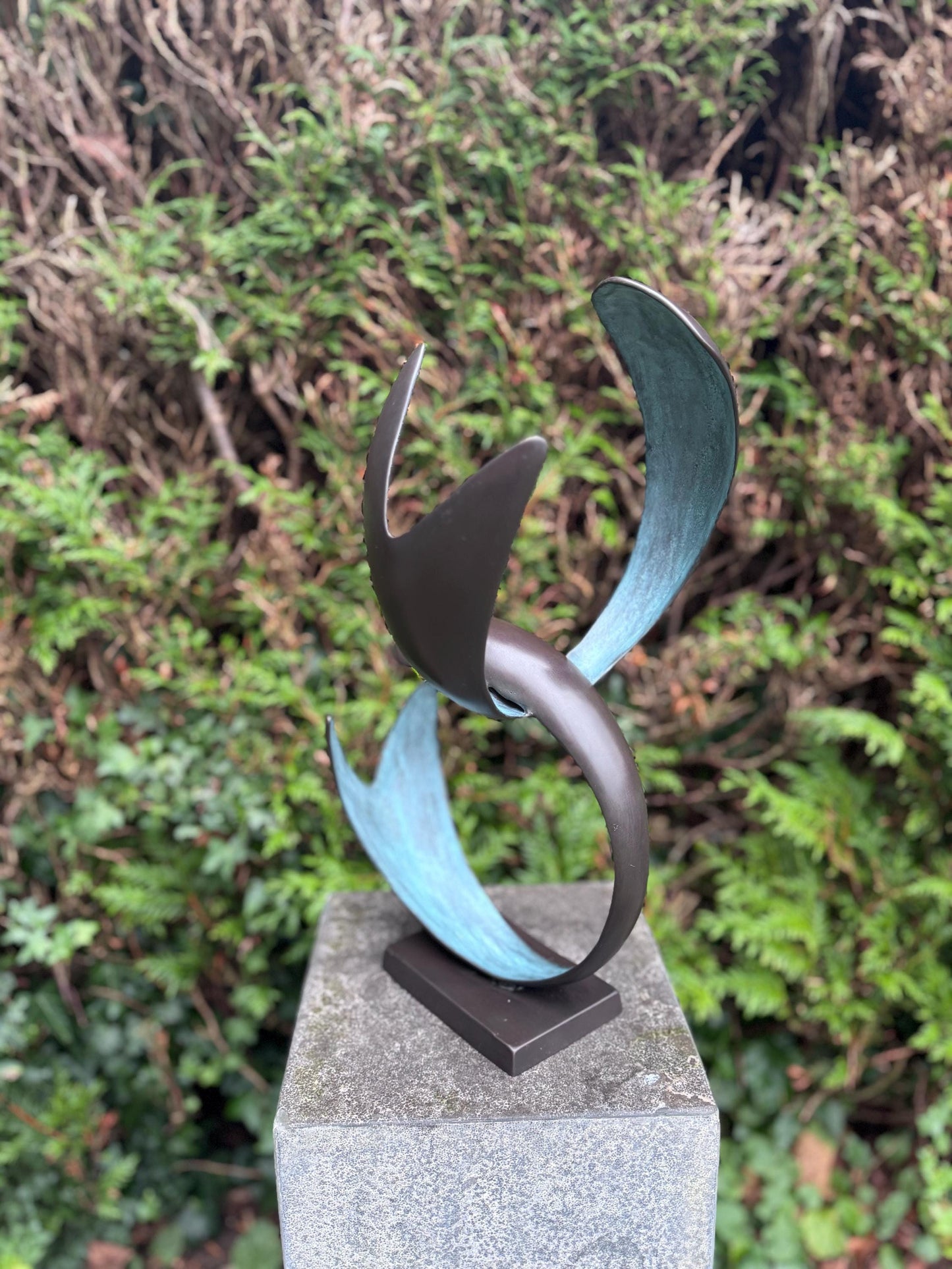 Dancing Waves – Bronze Sculpture. 23x20x43cm - 2.4Kg