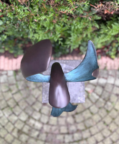 Dancing Waves – Bronze Sculpture. 23x20x43cm - 2.4Kg