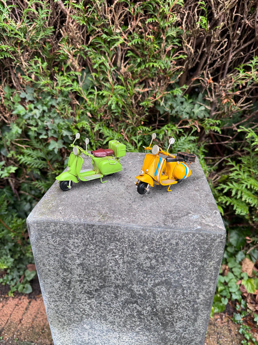 Vintage Scooters – Iron Sculpture. 7x6x12cm - 0.2Kg