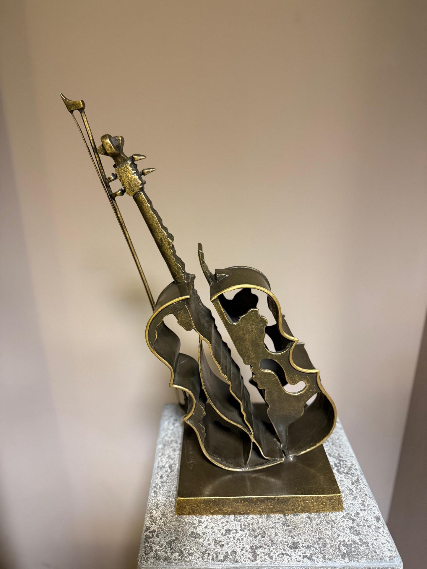 Abstract Violin – Bronze Sculpture. 20x20x50cm