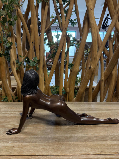 Confident Gaze – Bronze Sculpture. 57x19x28cm