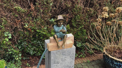 Menino pescador de bronze - Fonte - Lagoa - Escultura - Interior