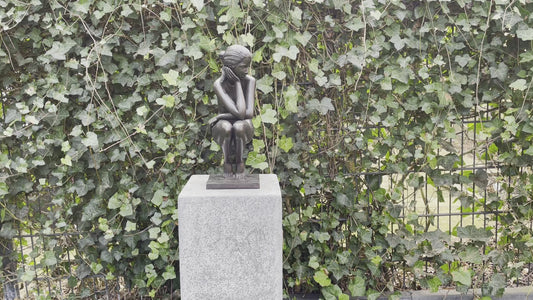 Thoughtful Nude – Bronze Sculpture. 19x15x37cm - 3.7Kg
