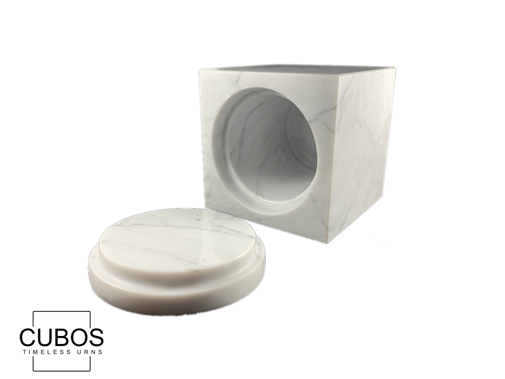 Cubos Couple Cuddling (White)